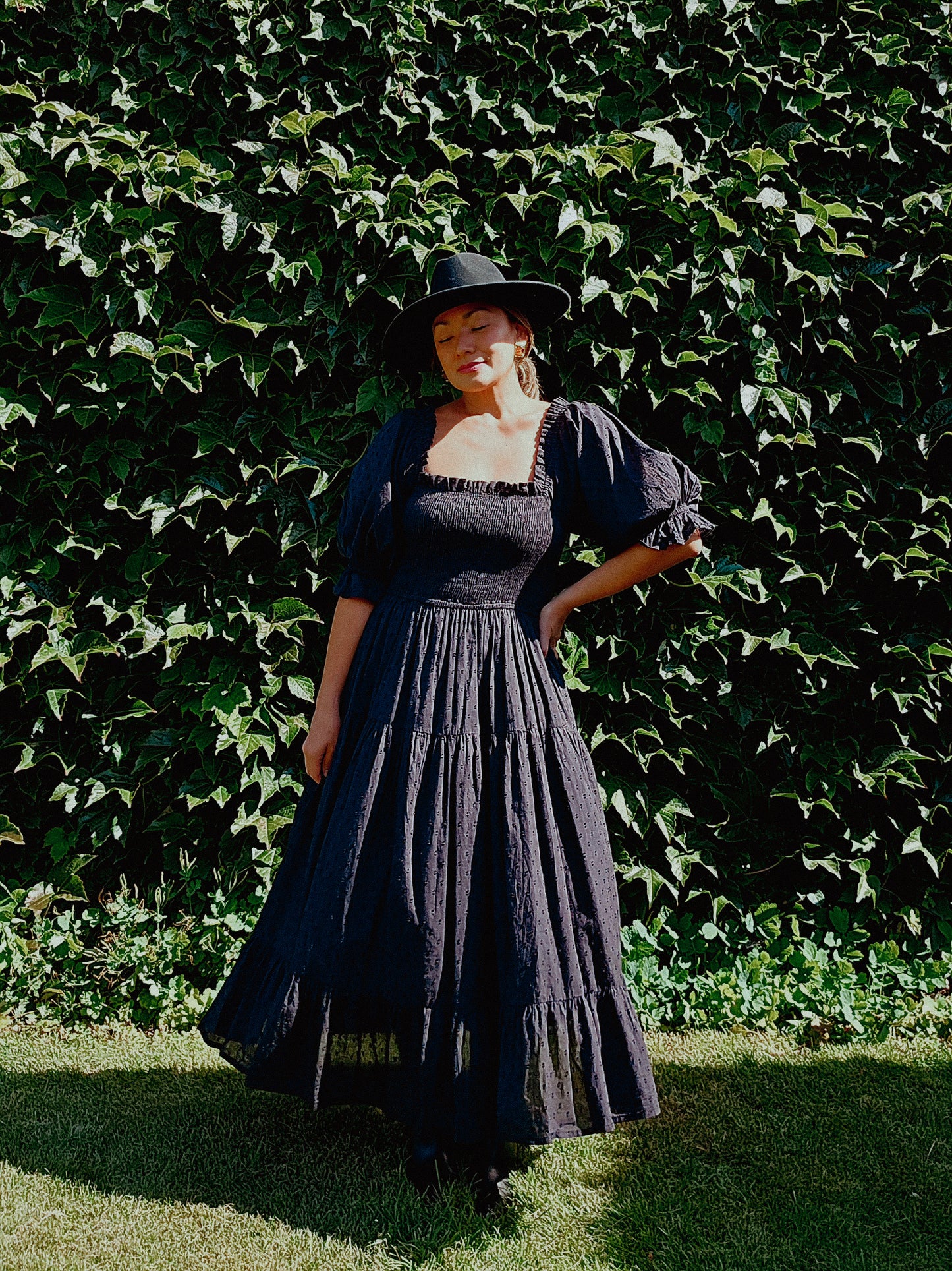 The Meadow - Schwarzes Midi-Kleid aus Baumwolle