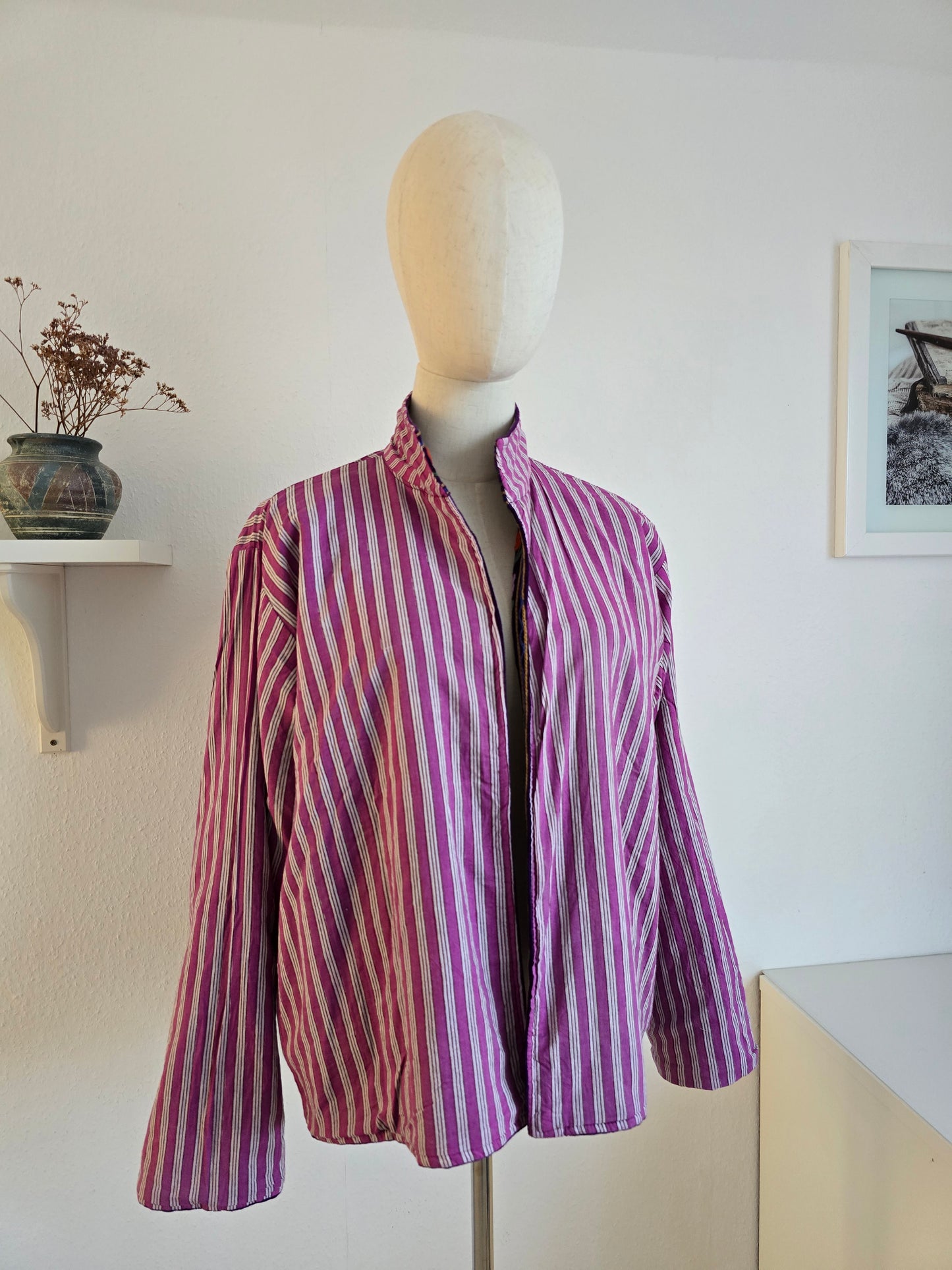 Samtjacke mit Stickerei