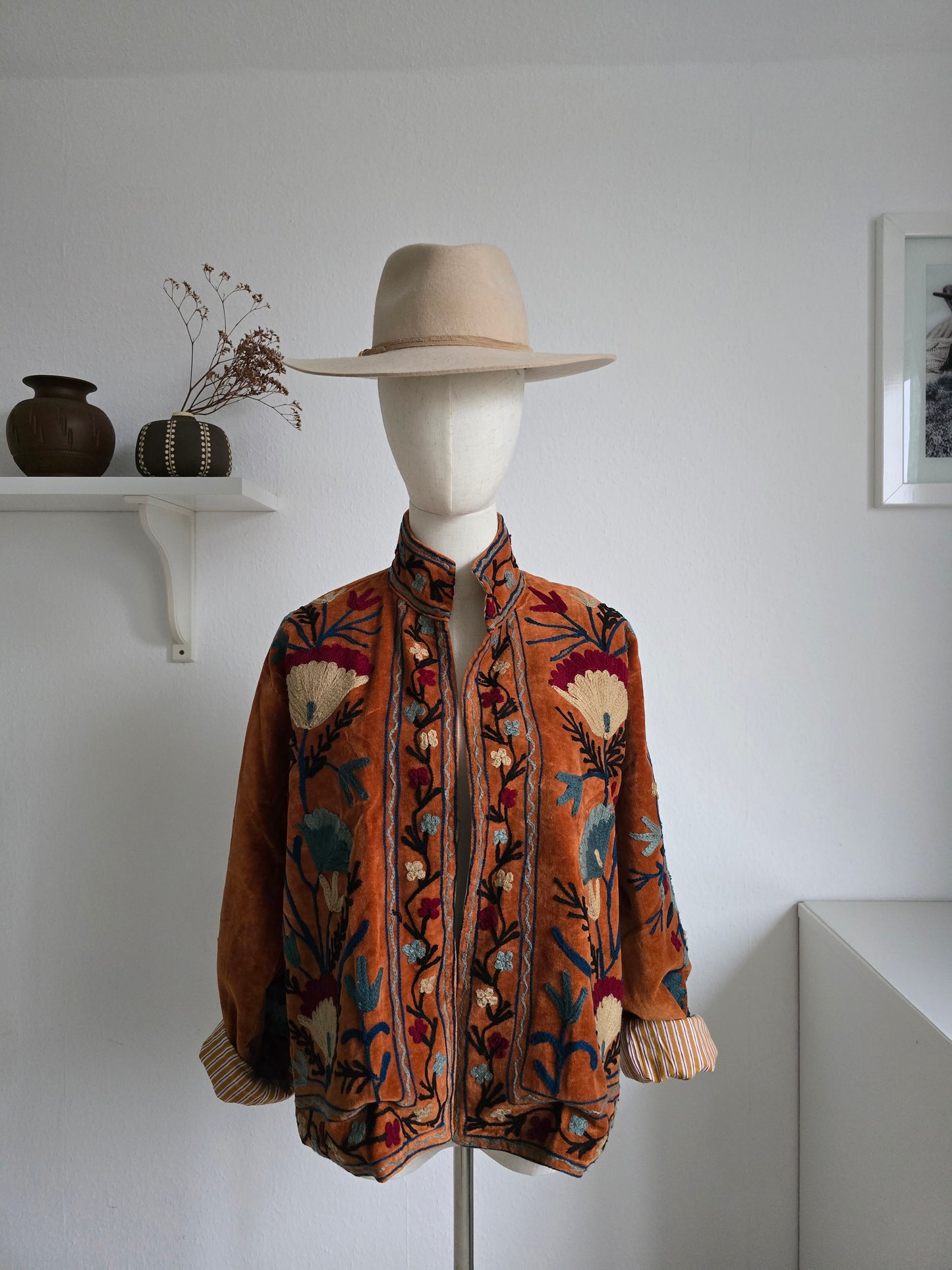 Wendbare bestickte Samtjacke