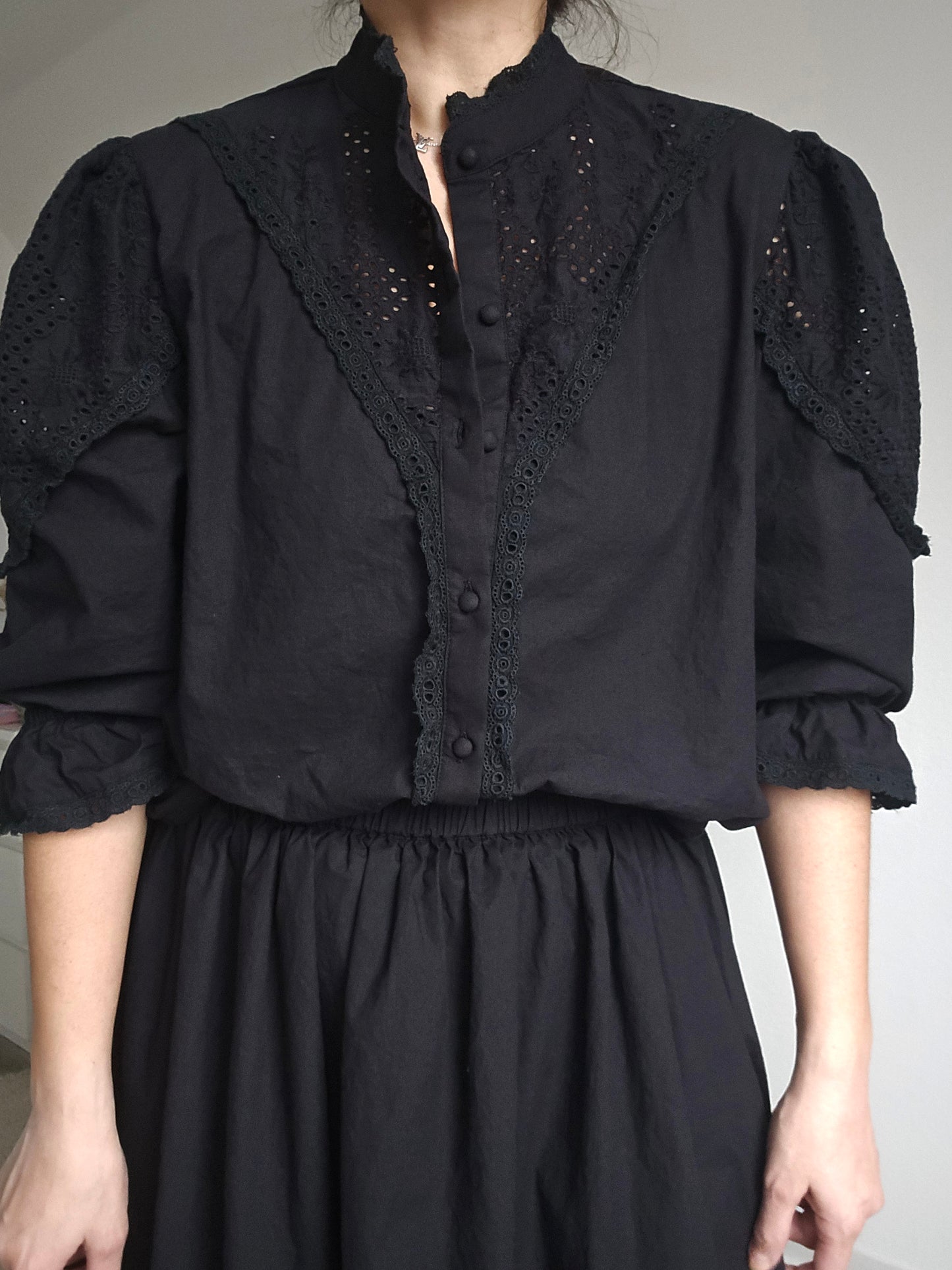 Schwarze Baumwollbluse