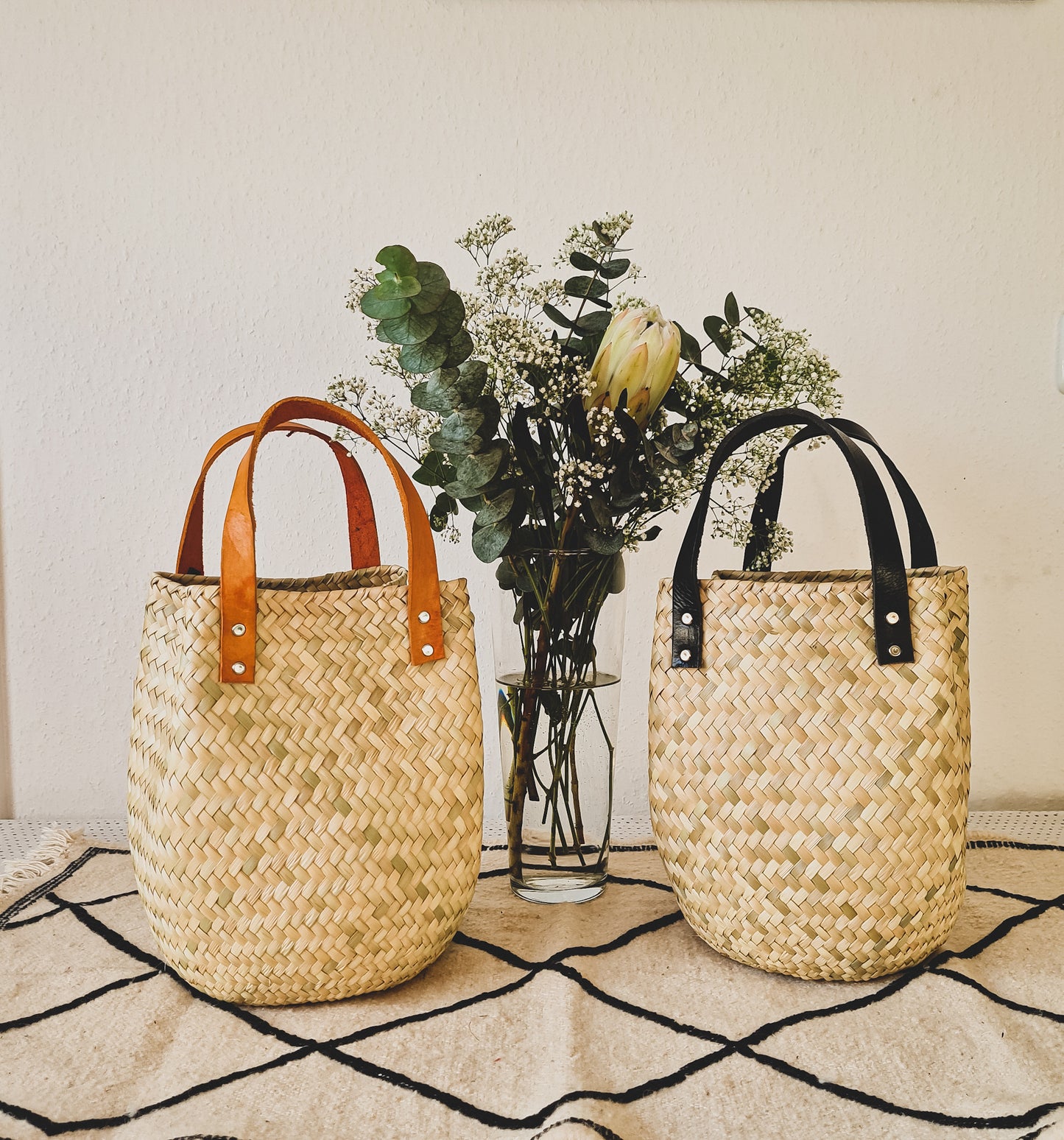 Las Palmas Korb Tasche Klein mit schwarzem Ledergriff – Creme
