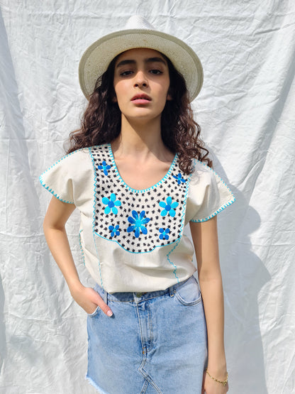 Hand-embroidered Carmela blouse No. 1 – cream/light blue