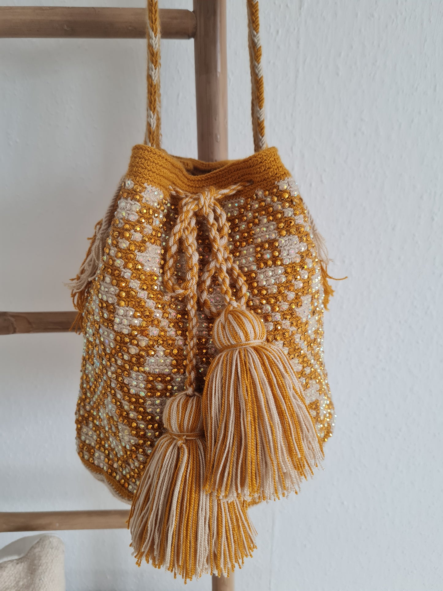 Wayuu Tasche mit Strasssteinen – Senf