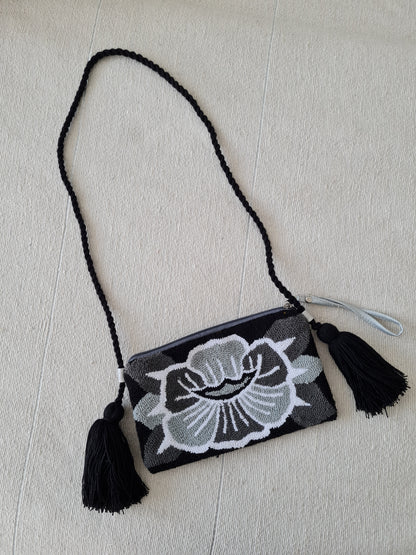 Wayuu Clutch – Schwarz/Grau