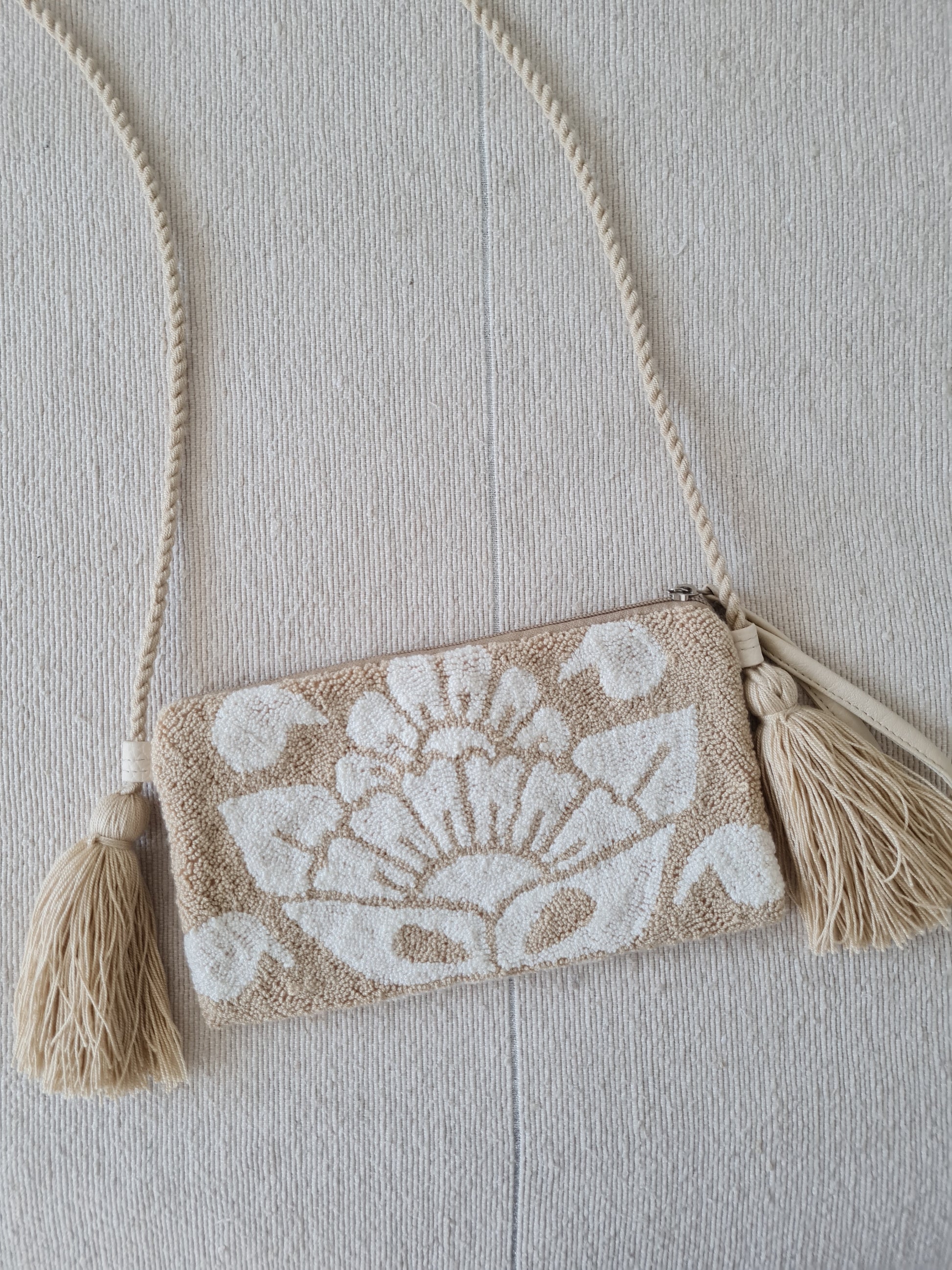 Wayuu Clutch – Beige/Weiß