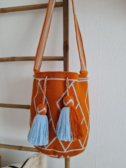 Wayuu Tasche Nr. 19 – Orange/Himmelblau
