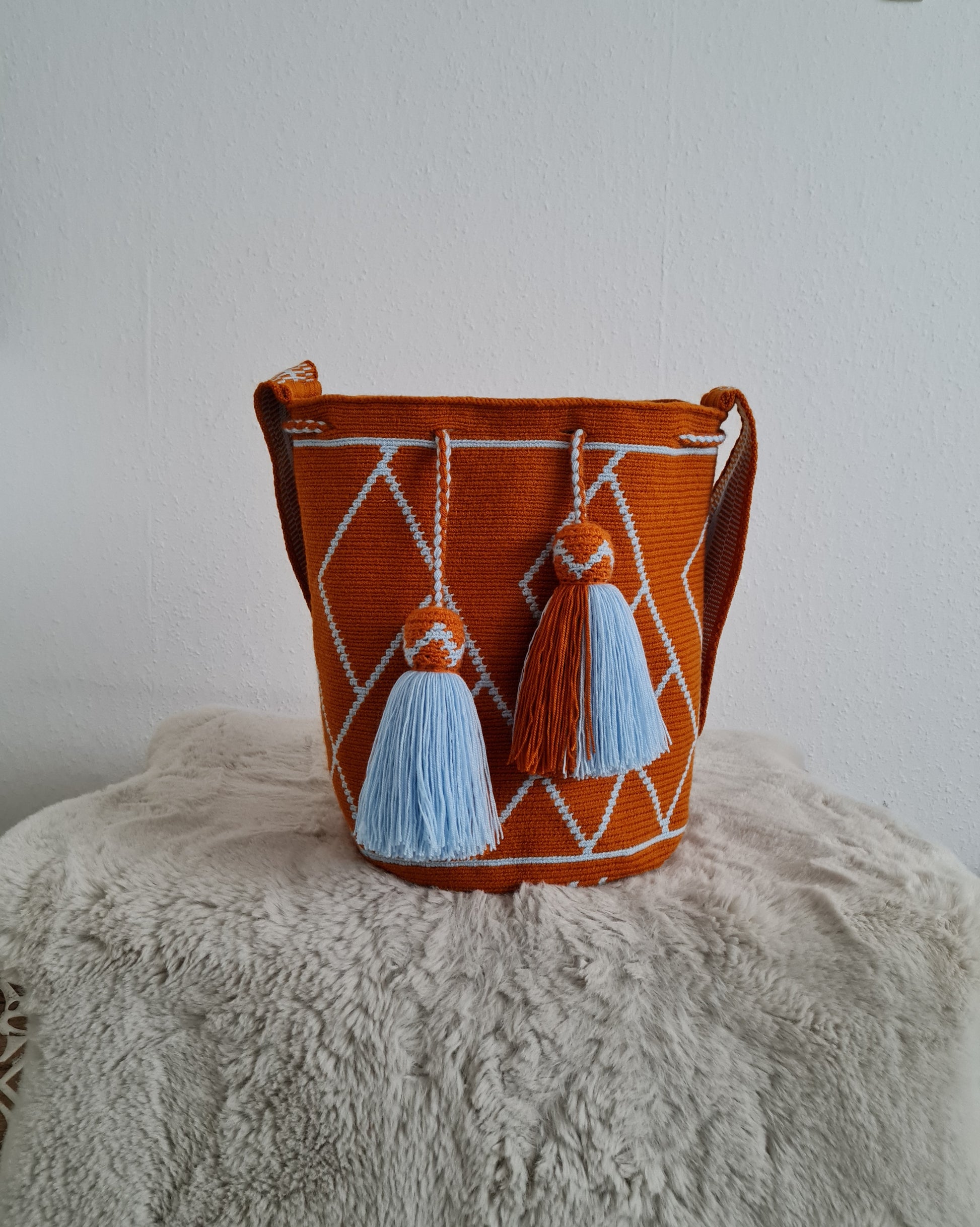 Wayuu Tasche Nr. 19 – Orange/Himmelblau