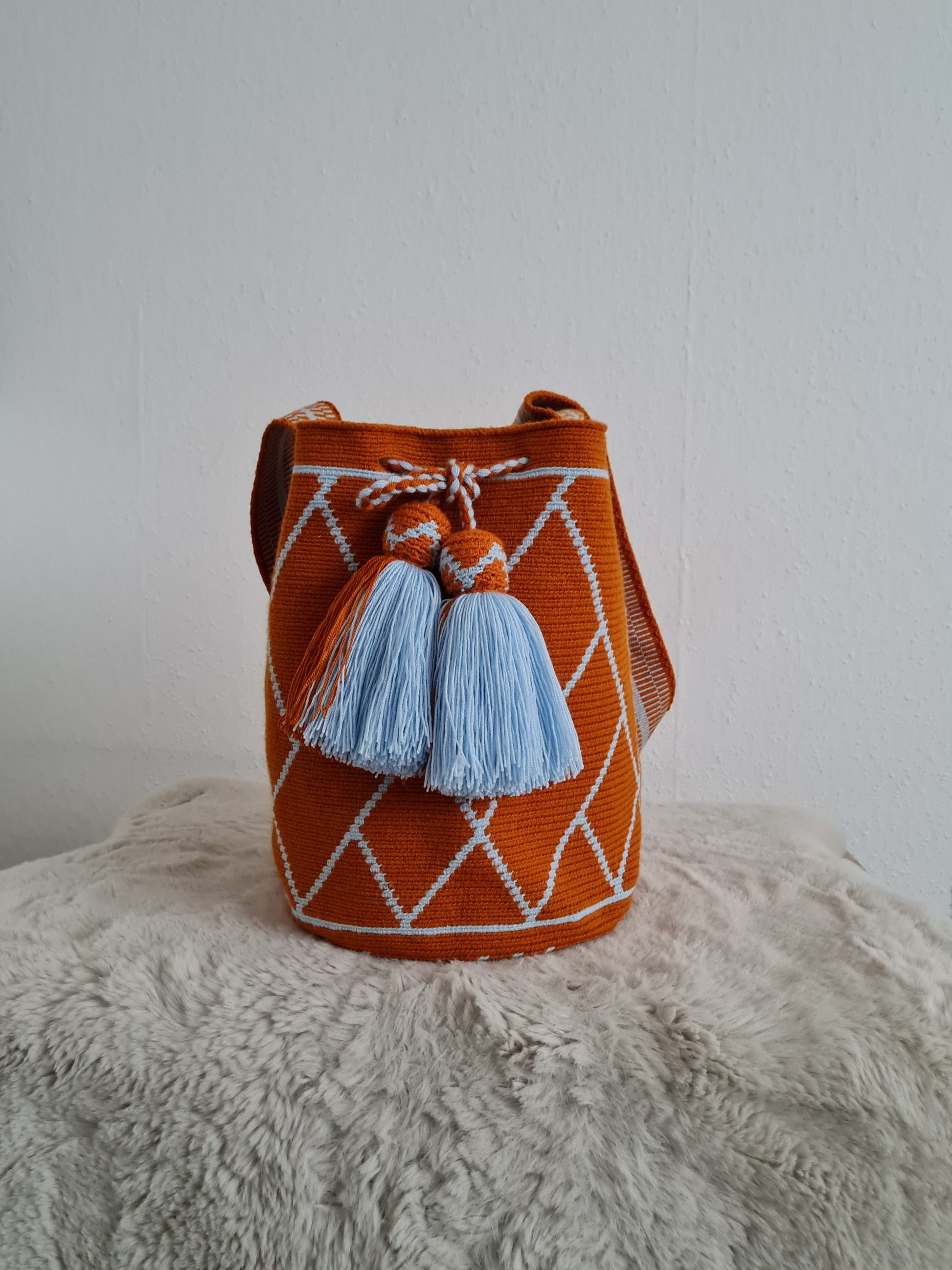 Wayuu Tasche Nr. 19 – Orange/Himmelblau