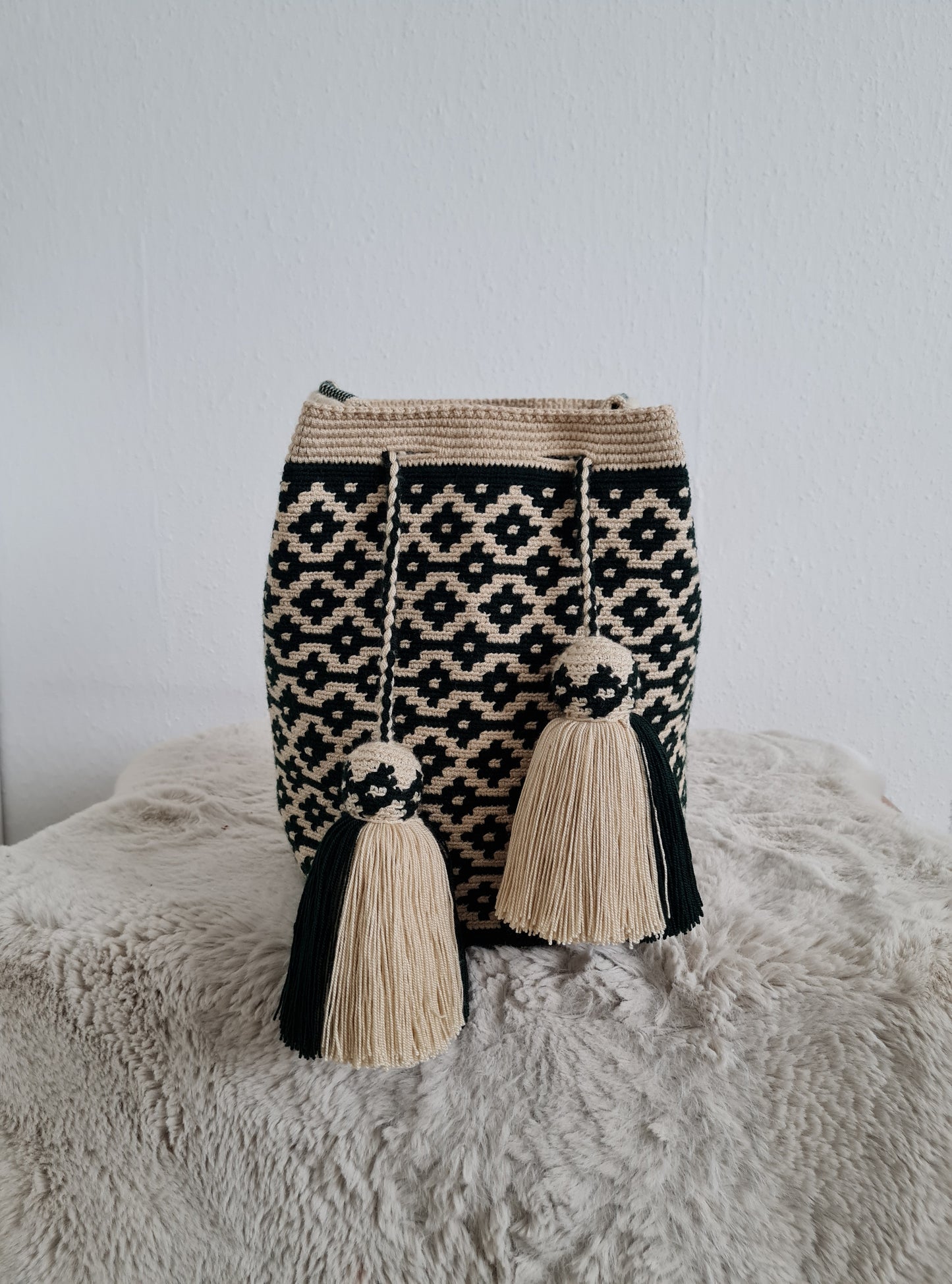 Wayuu Tasche Nr. 24 – Waldgrün/Creme