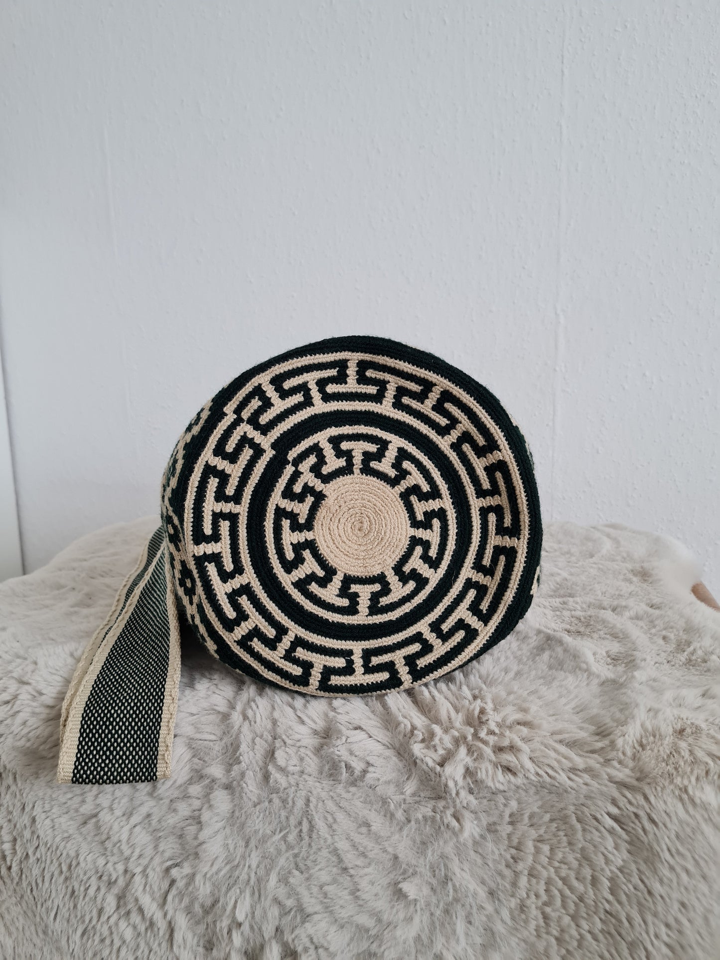 Wayuu Tasche Nr. 24 – Waldgrün/Creme