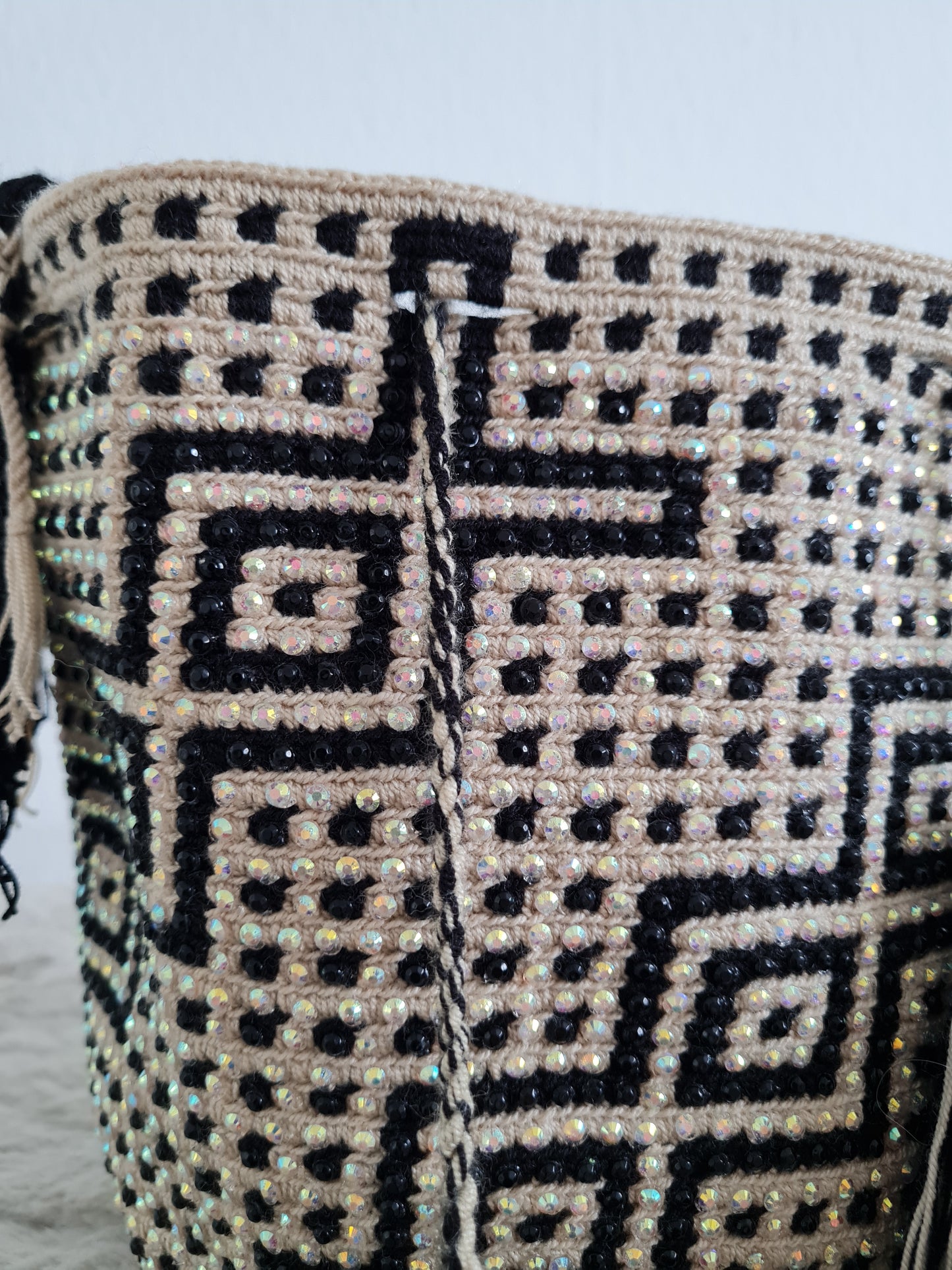 Wayuu Tasche mit Strasssteinen – Creme/Schwarz