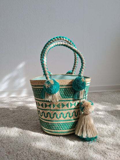 Grüne handgefertigte Raffia-Korbtasche