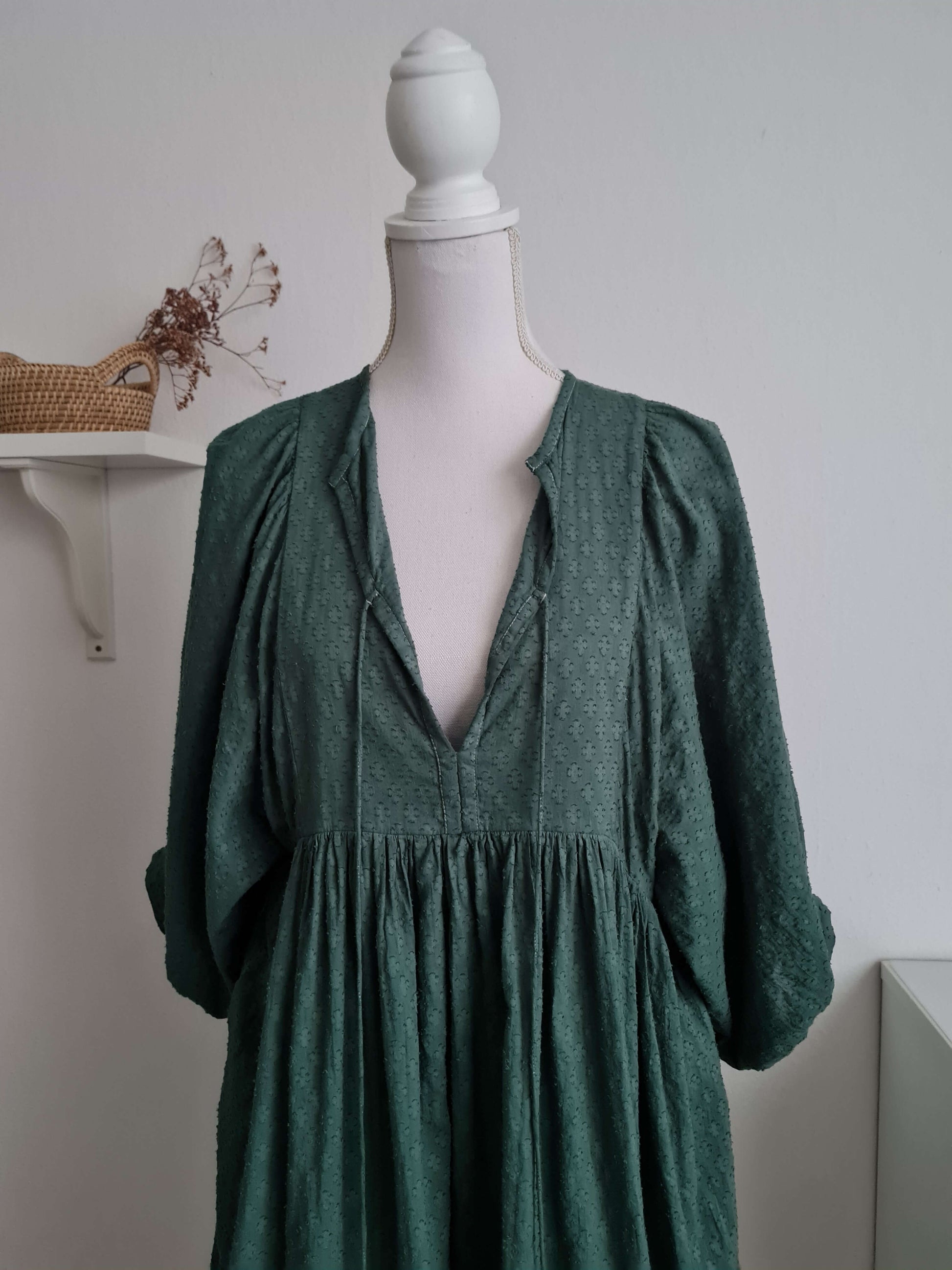 Handgefertigtes Midikleid aus Baumwolle in Forest Green