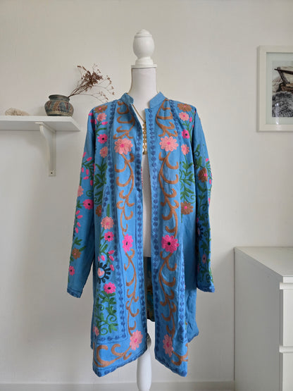 Bunt bestickter Baumwollkimono