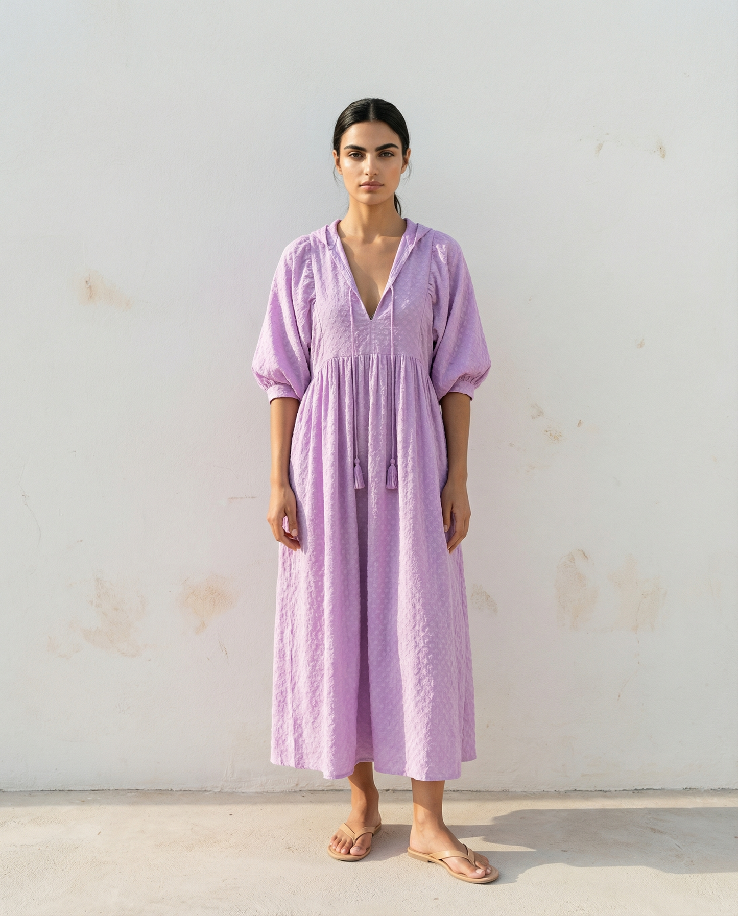 Lucia Kleid - Lila: handgefertigtes Midikleid aus 100 % Baumwolle in zartem Fliederton, ideal für Alltag und Sommerabende.