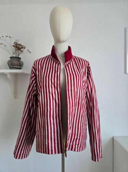 Samtjacke mit Stickerei