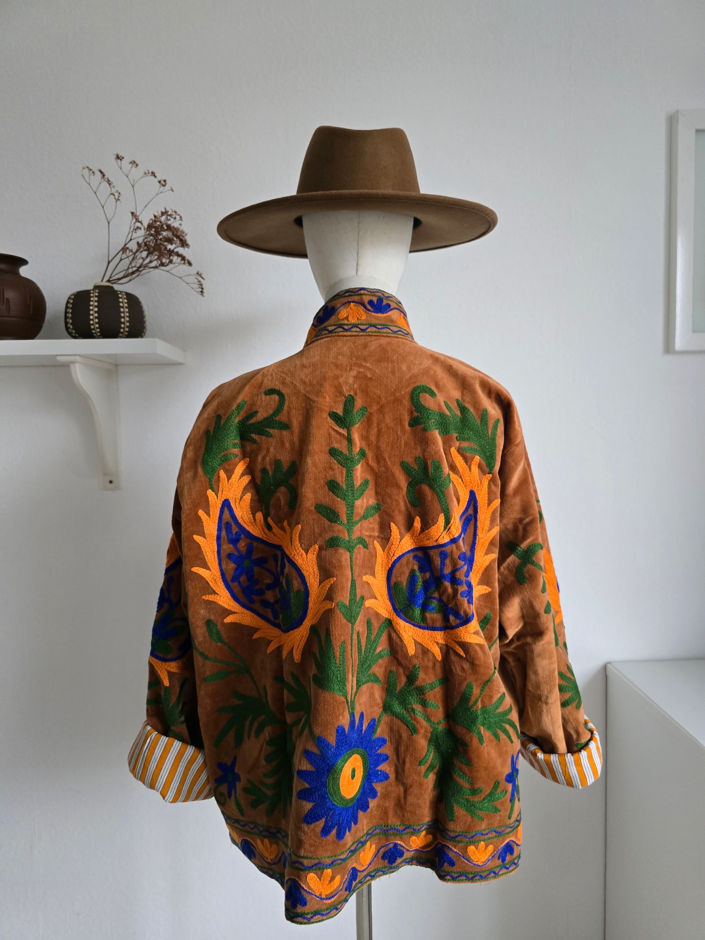 Wendbare bestickte Samtjacke