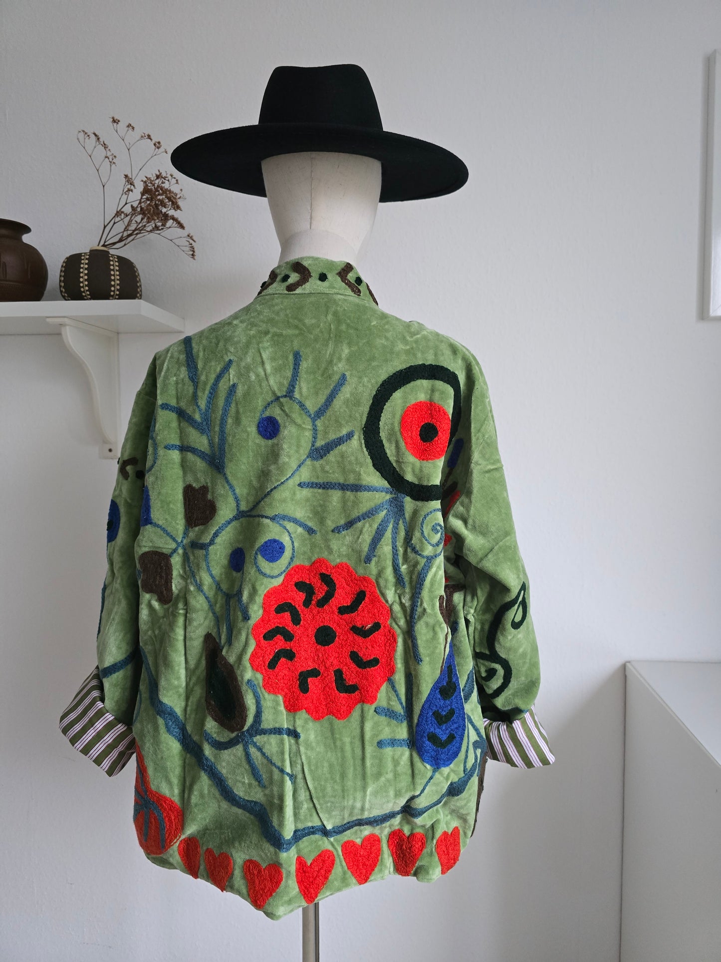 Wendbare bestickte Samtjacke