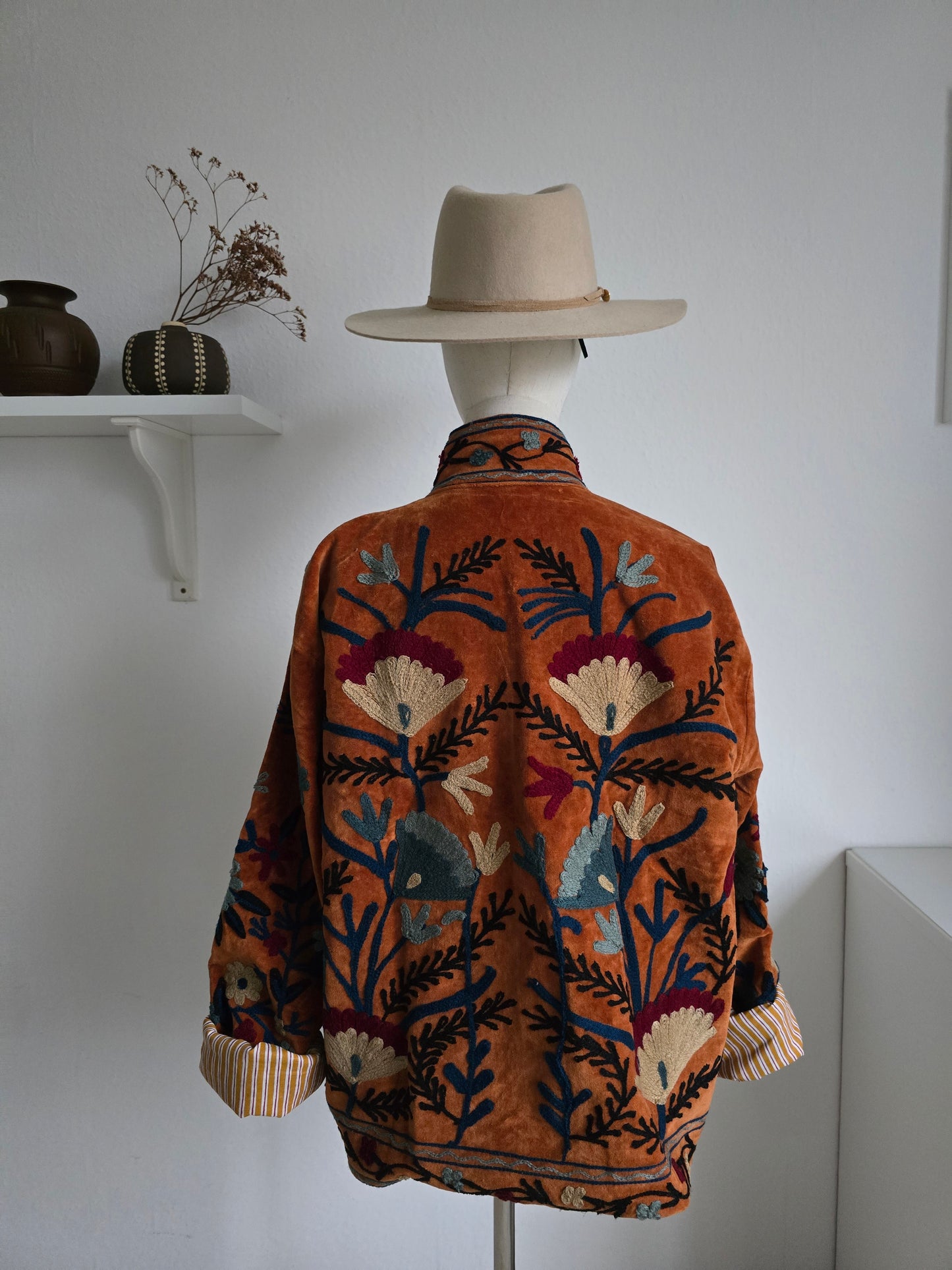 Wendbare bestickte Samtjacke