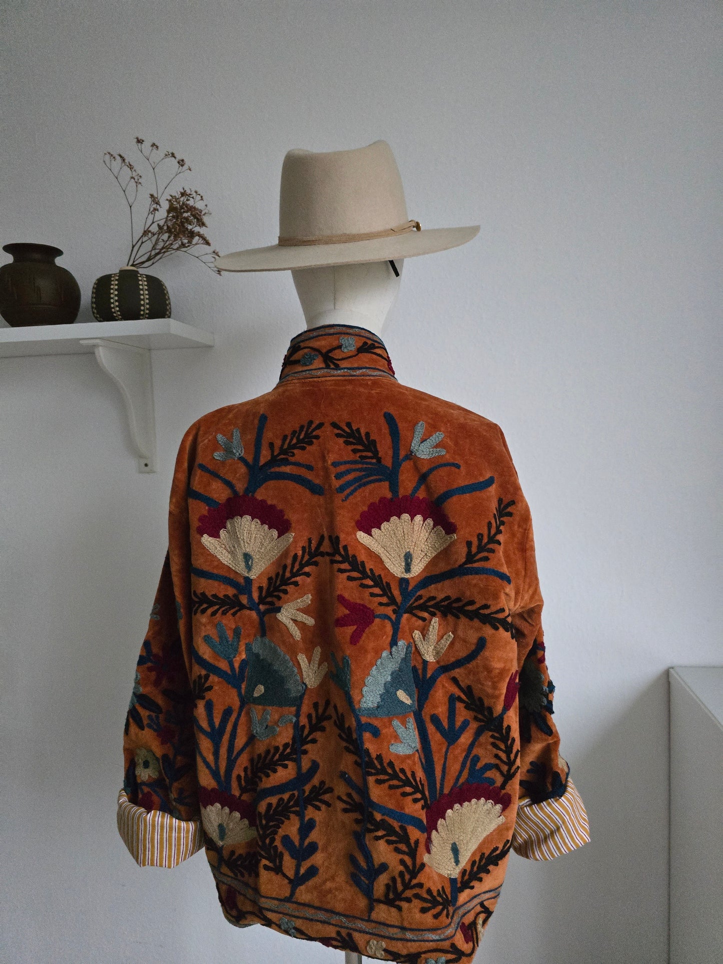 Wendbare bestickte Samtjacke