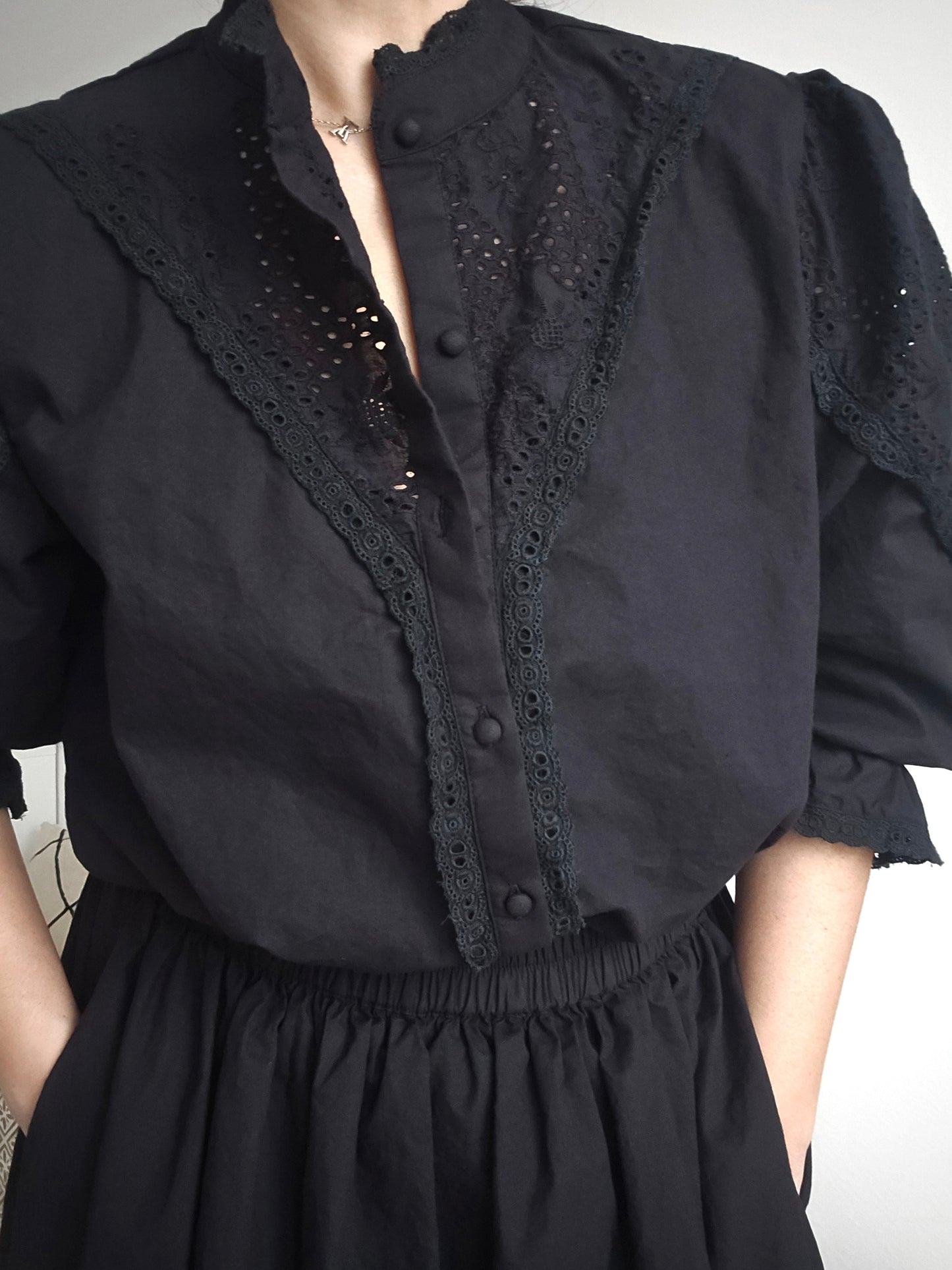 Schwarze Baumwollbluse