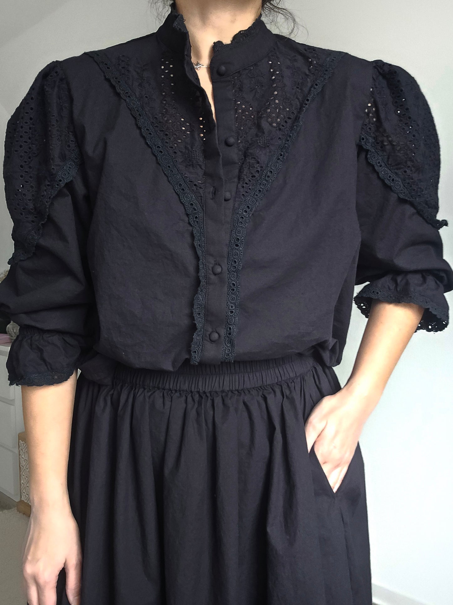 Schwarze Baumwollbluse