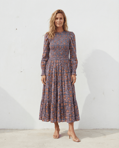 Bella Langes, gestuftes Baumwollkleid mit Blockprint