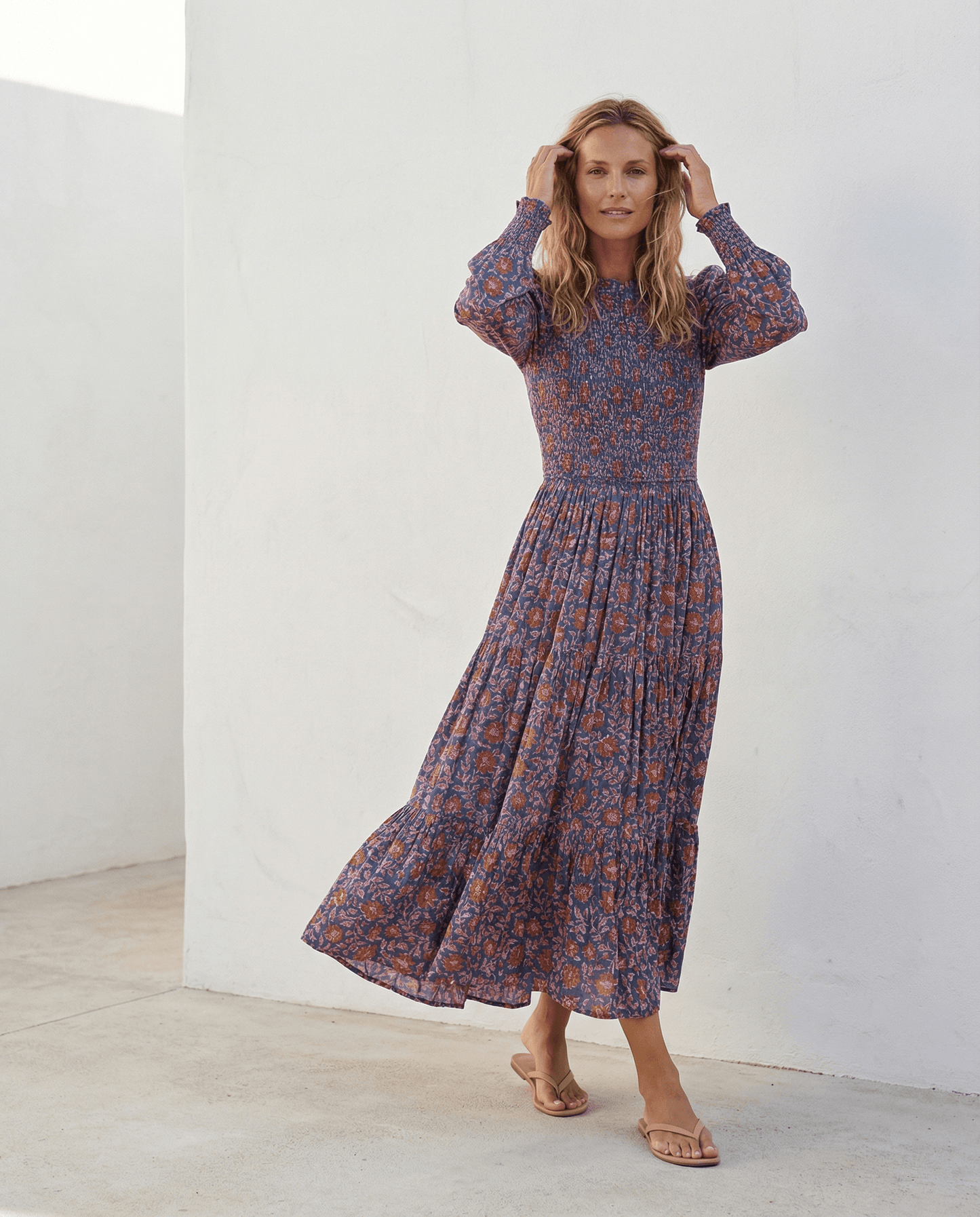 Bella_Maxi_Baumwollkleid_mit_Blockdruck_und_Blumenmuster