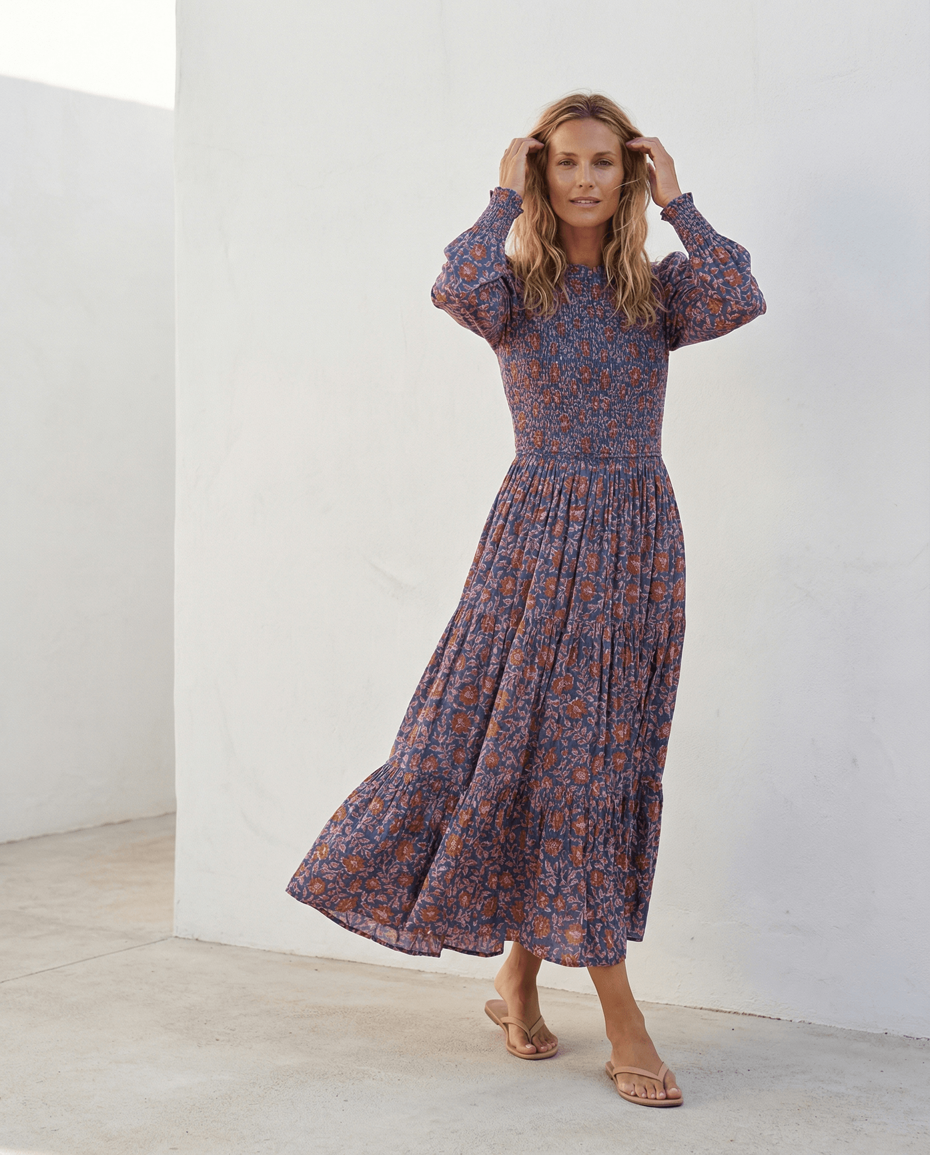 Bella_Maxi_Baumwollkleid_mit_Blockdruck_und_Blumenmuster