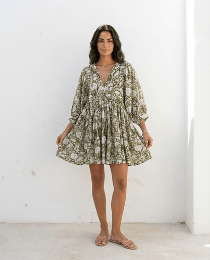 Camilla Minikleid mit Handblockdruck – Olivgrün, handgefertigtes Vintage-inspiriertes Kleid mit Blumenmuster.