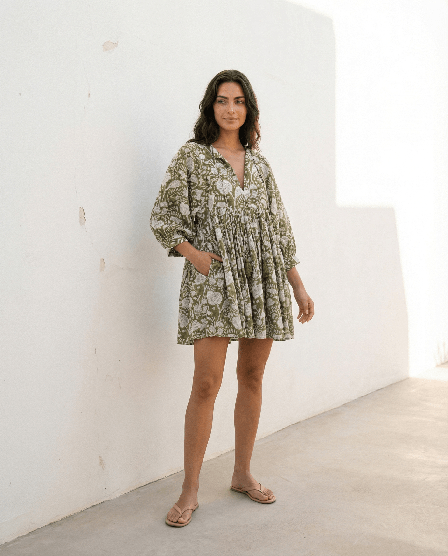 Camilla Minikleid mit Handblockdruck – Olivgrün, handgefertigt, Vintage-inspiriertes Kleid, elegant für Tag und Abend.