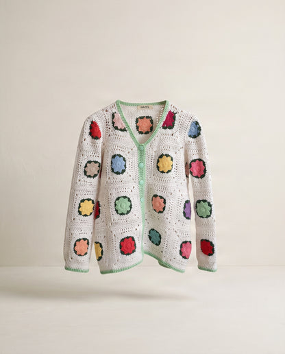 Handgemachte Strickjacke
