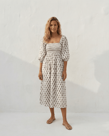 Lolita Baumwolle Kleid – Creme/Schwarz/Braun, handgefertigtes Kleid mit gesmoktem Body und Puffärmeln, ideal für jeden Anlass.