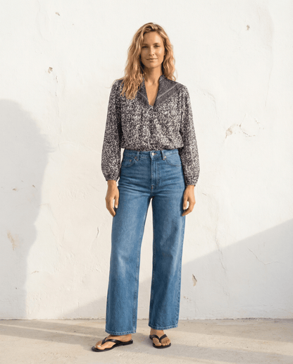 Olivia Bluse mit Handblockdruck – Schwarz/Weiß; handgefertigte Bluse aus 100 % Baumwolle in einer modischen Kombination.