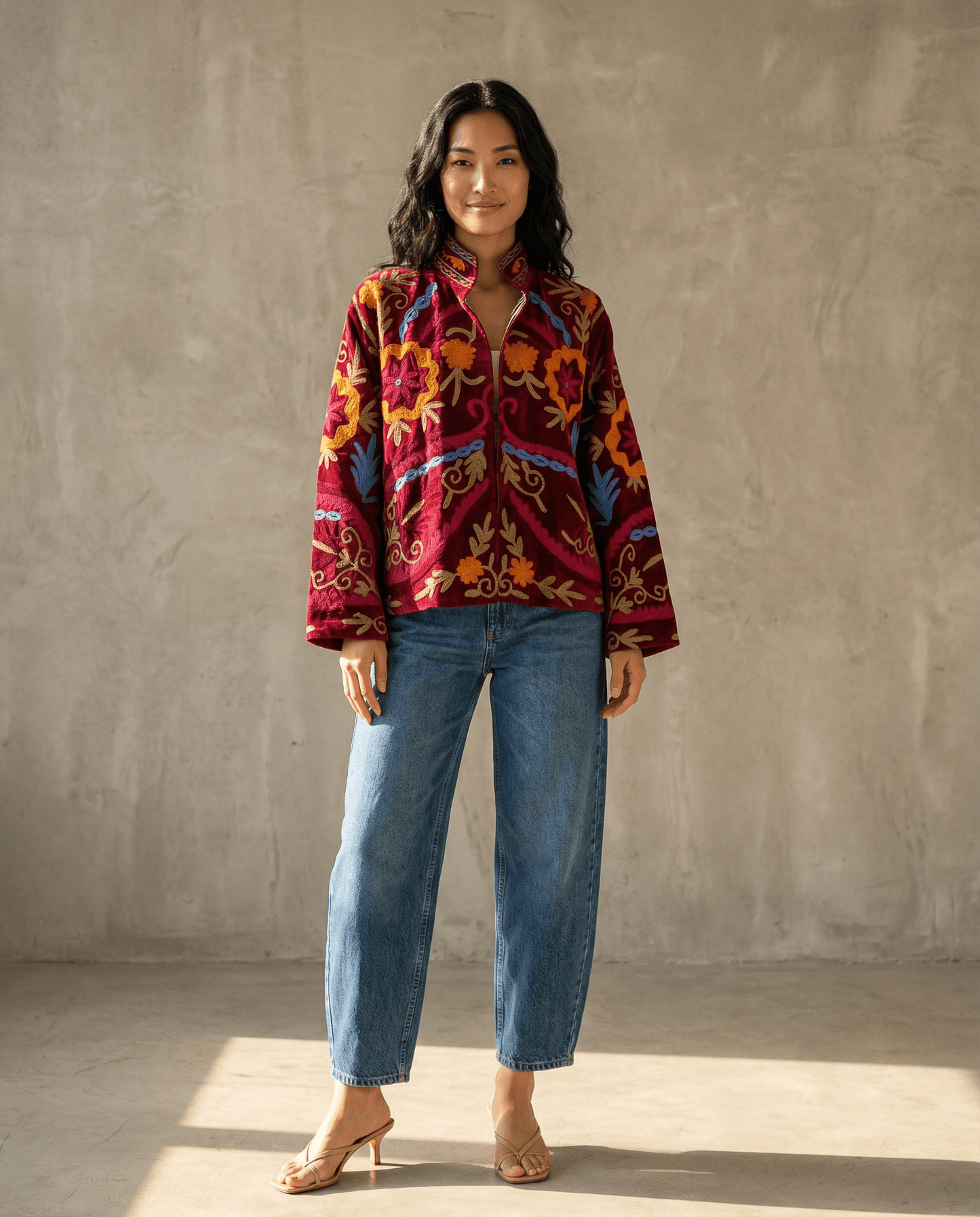 Samtjacke mit Stickerei - No. 2, bestickt und lässig, perfekt für jedes Outfit.