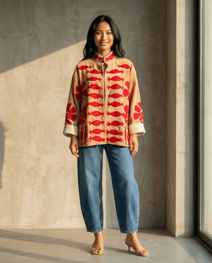 Wendbare bestickte Jacke - No.5, modisch präsentiert mit buntem Fischausdruck und entspanntem Schnitt.