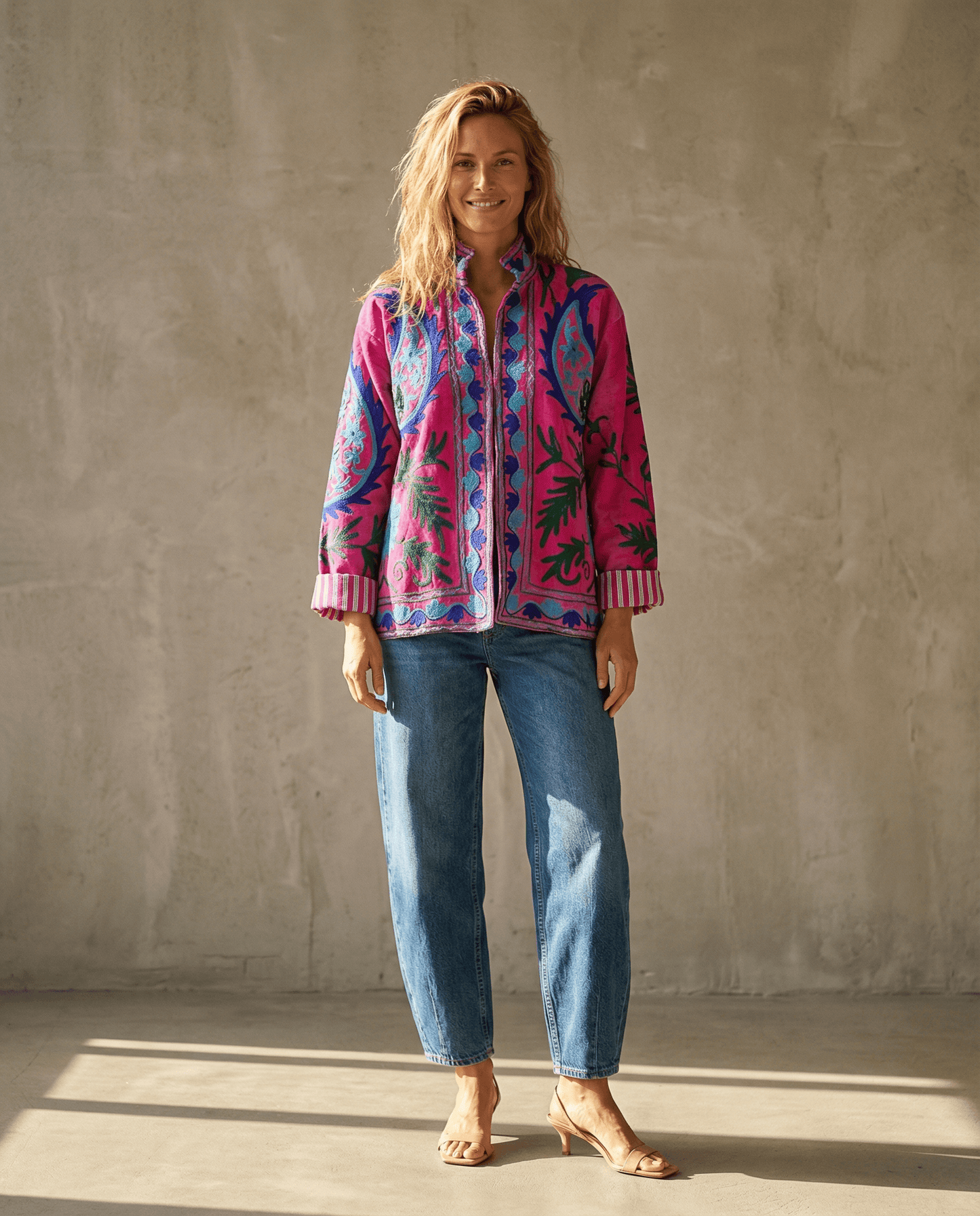 Wendbare bestickte Samtjacke - No.3 in leuchtenden Farben, perfekt für jeden Anlass und lässigen Stil.