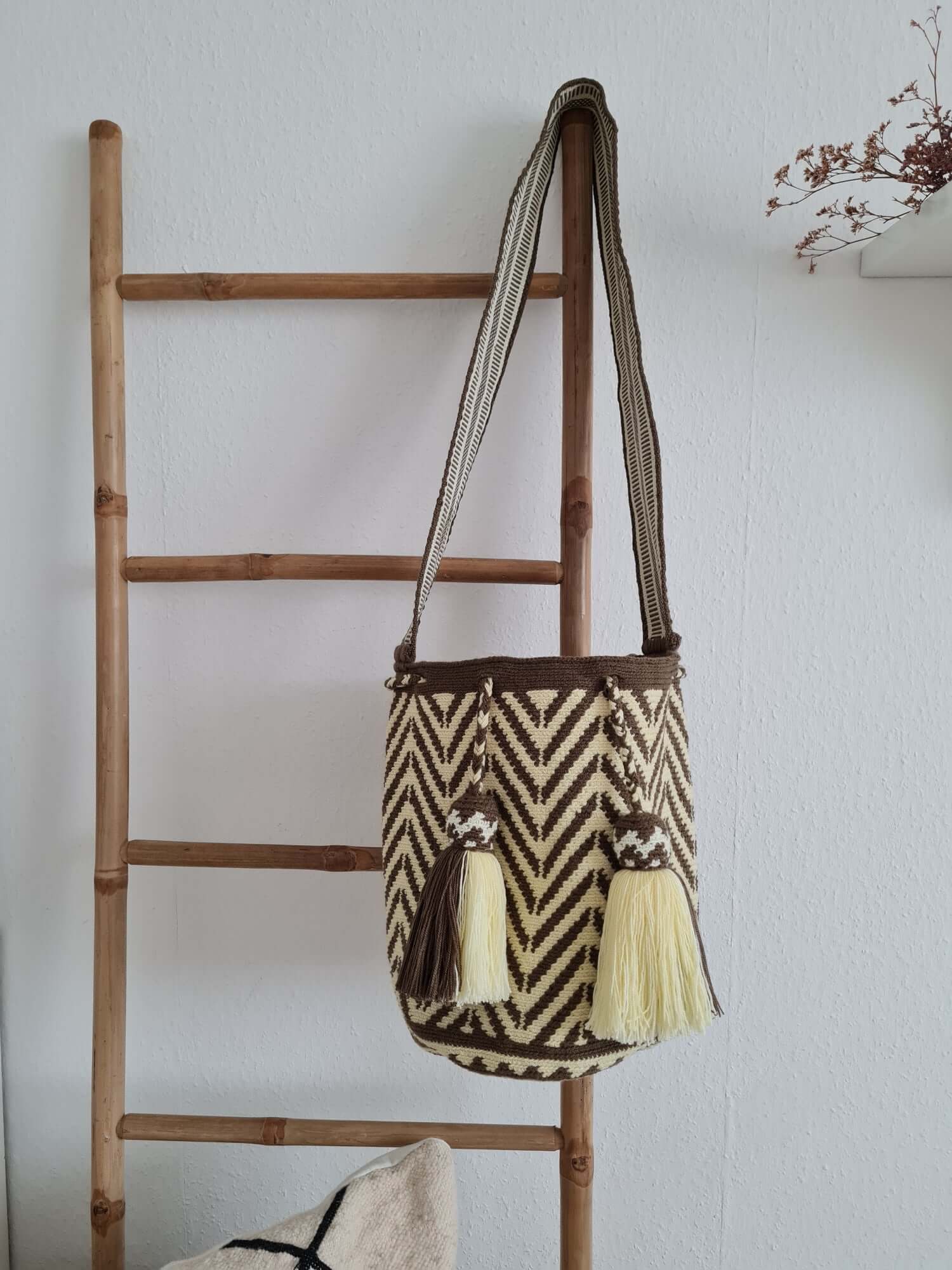 Wayuu Tasche Nr. 20 – Braun/Creme