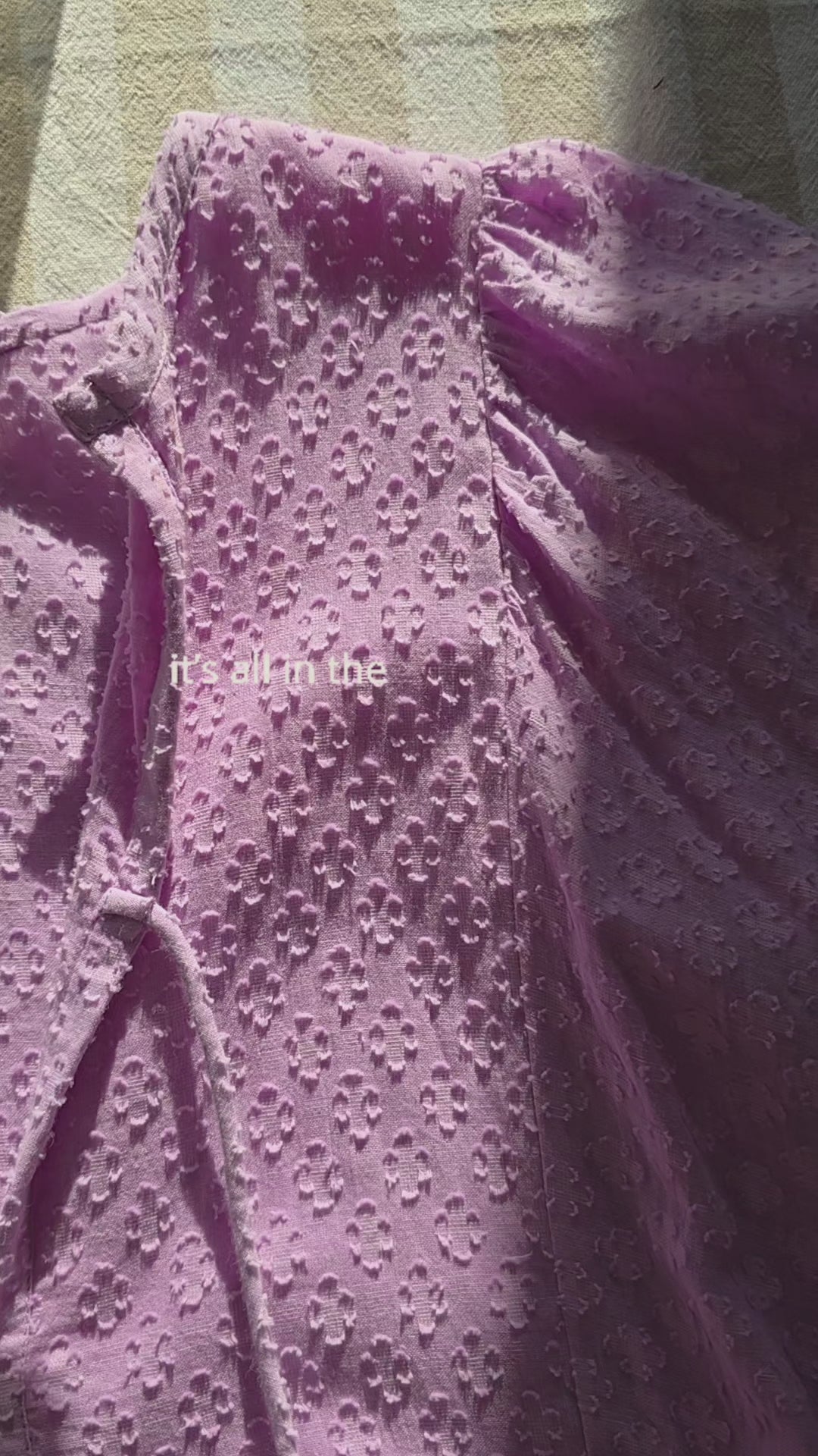 Lucia Kleid - Lila, handgefertigt aus 100 % Baumwolle, für einen lässigen Alltag und angenehmen Tragekomfort.