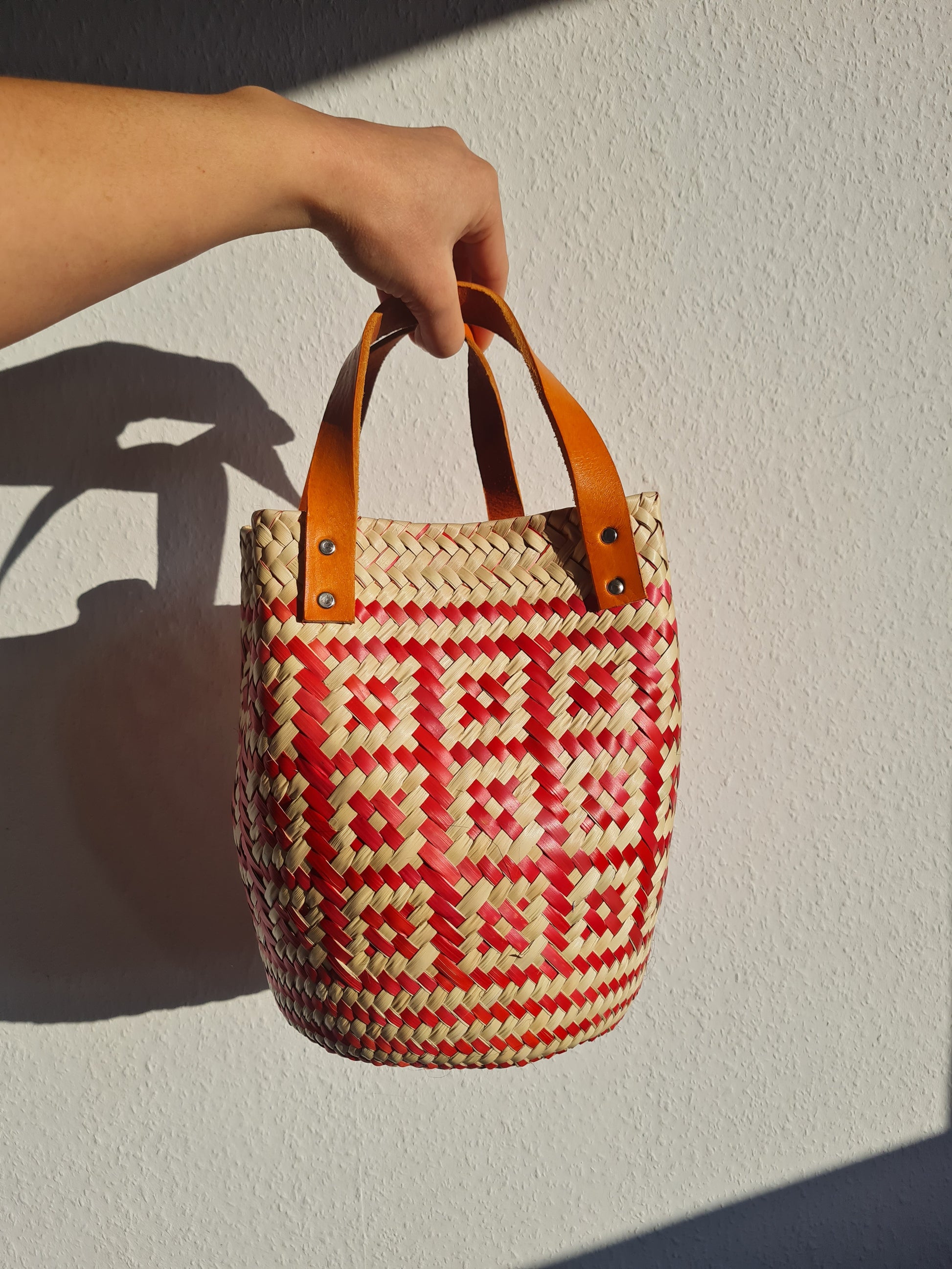 Las Palmas Korb Tasche Klein mit braunem Ledergriff – Rot/Creme