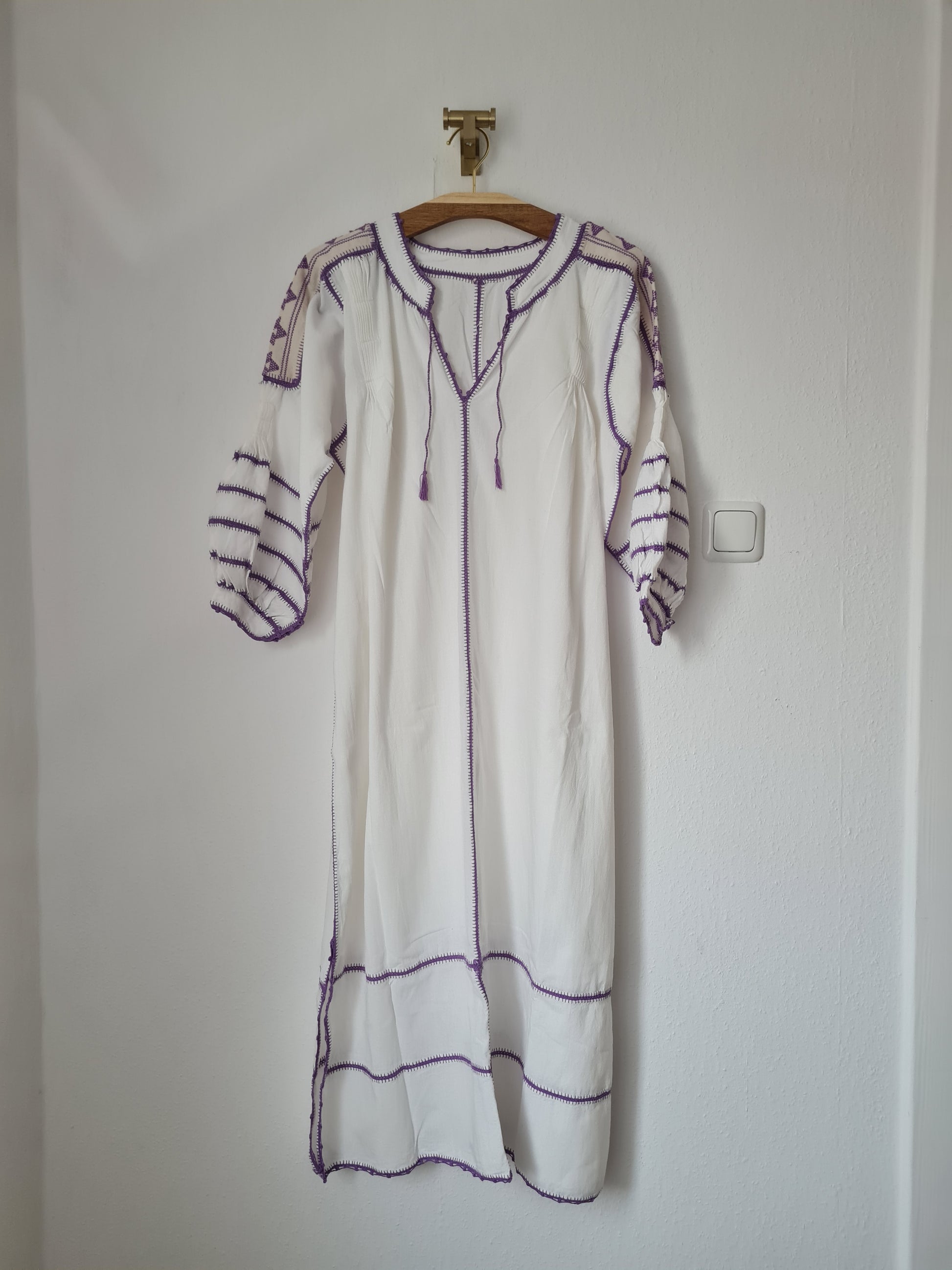 Selena Kleid aus Baumwolle – Creme/Violett