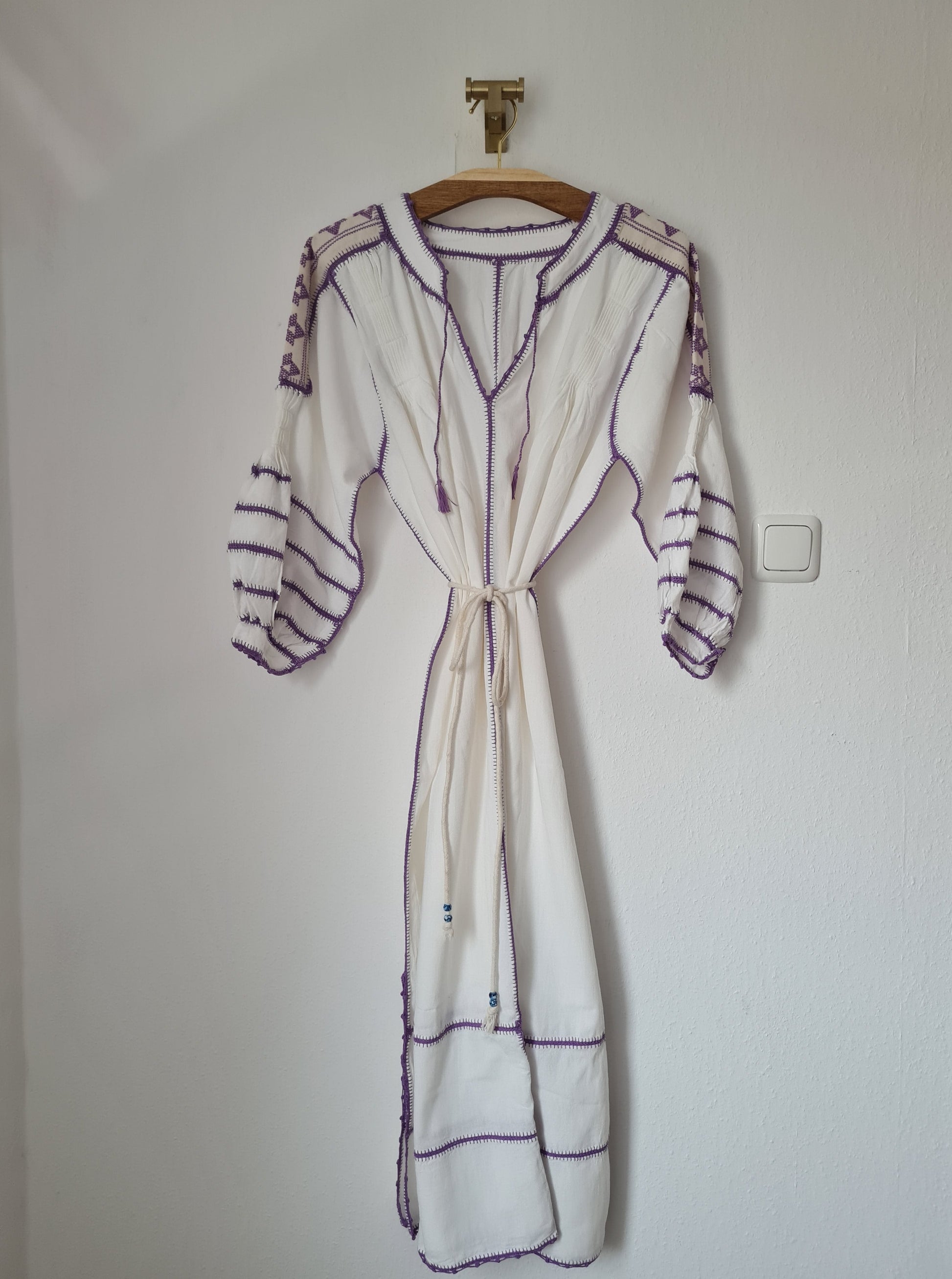 Selena Kleid aus Baumwolle – Creme/Violett