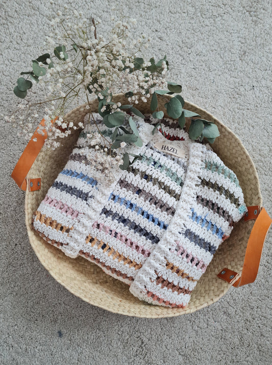 Demnächst verfügbar handgestrickte Strickjacke - Multi Colored